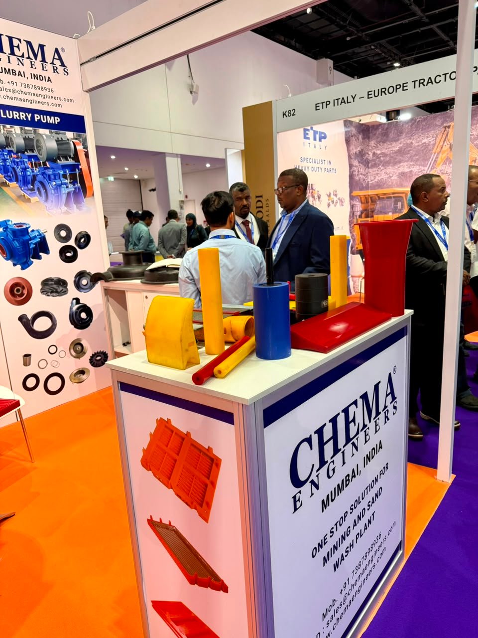 PU Return Rollers trade stand