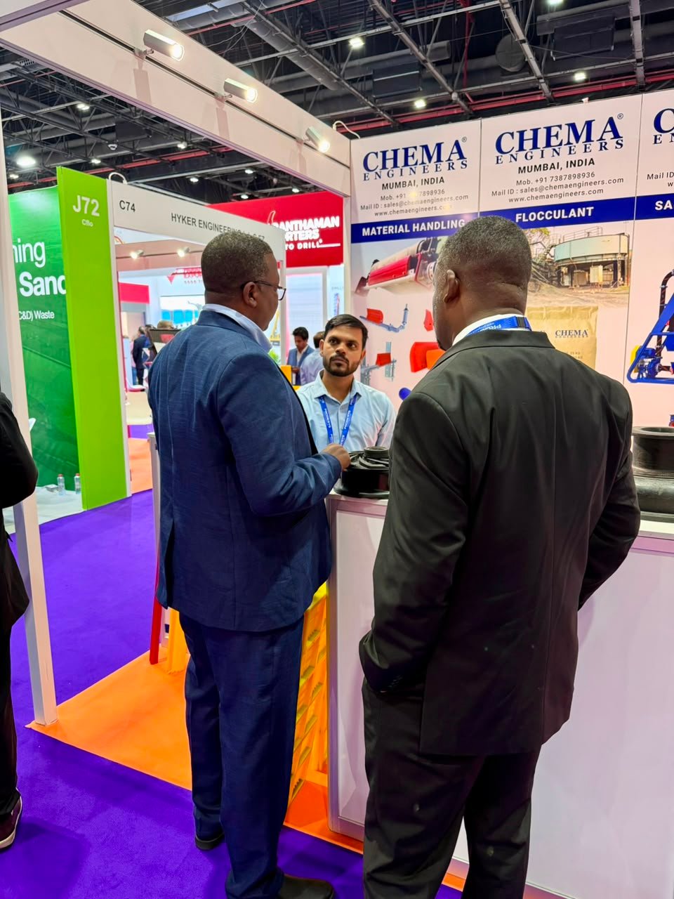 Customer consultations at Chema Stand
