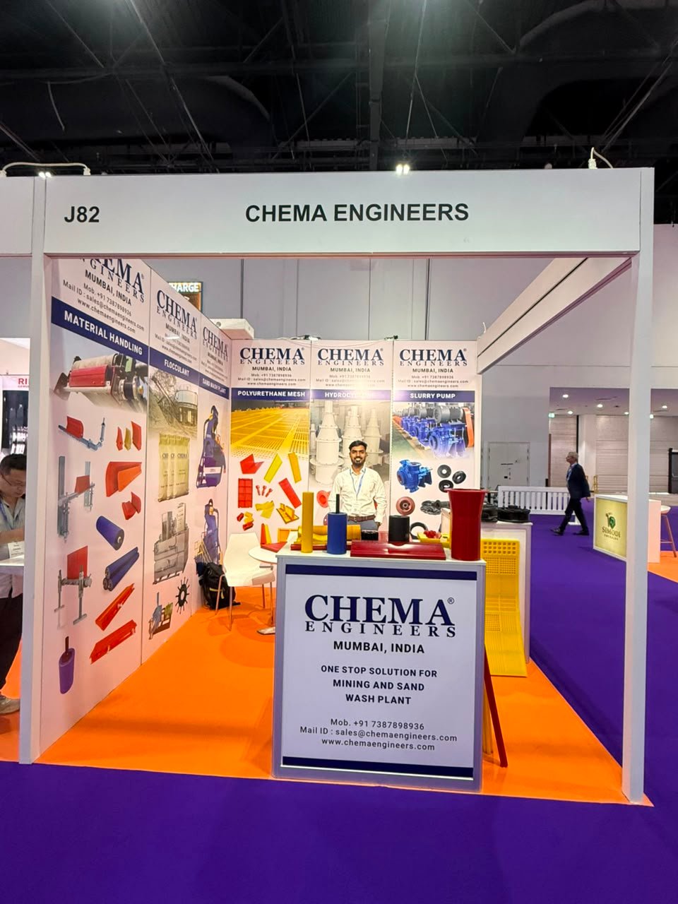 Chema Engineers Screen Panel Display